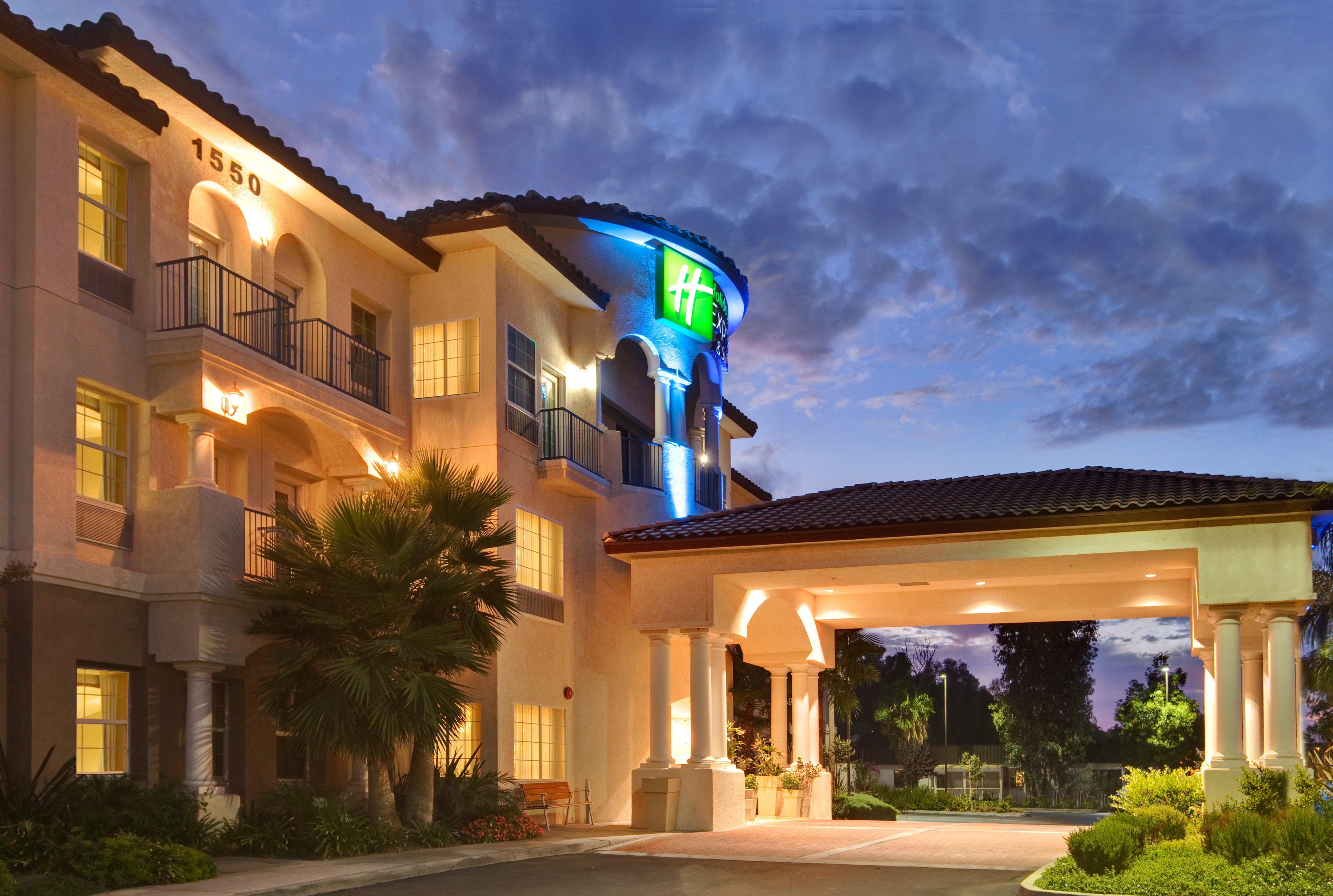 Holiday Inn Express & Suites Corona, An Ihg Hotel Luaran gambar